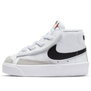 Meet your Posher, Damaris